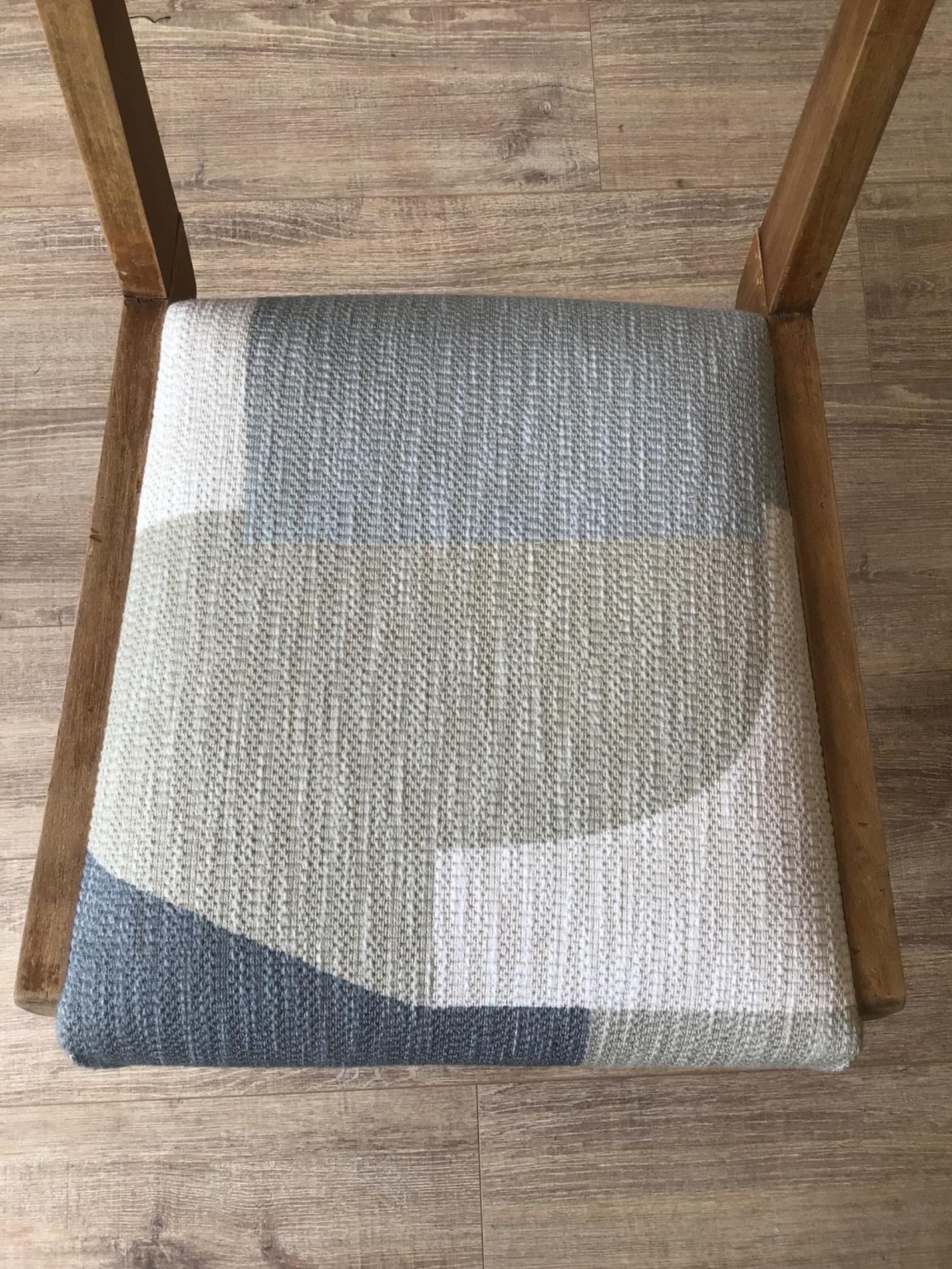 Siège type scandinave bleu